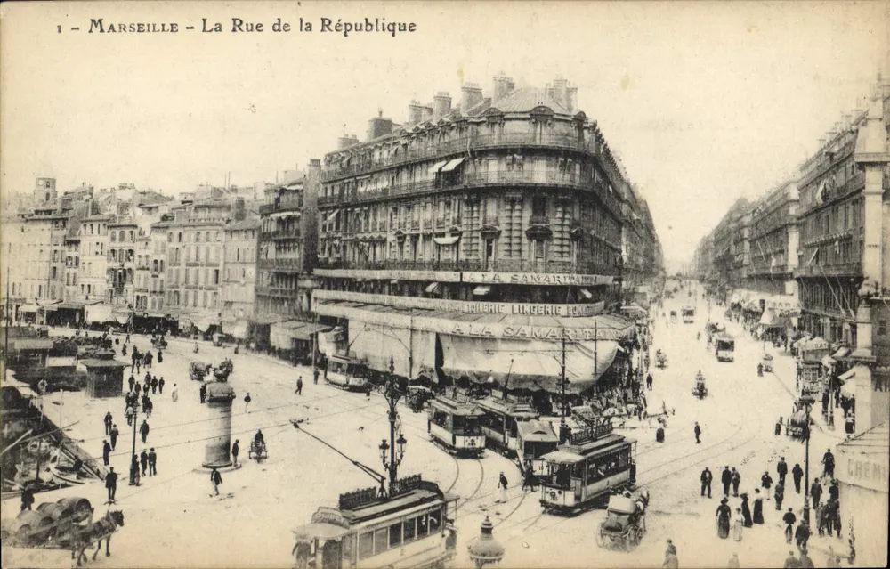 Marseille - La Rue de la République — vista urbana con tram e negozio 'La Samaritaine' — n°1 - Recto