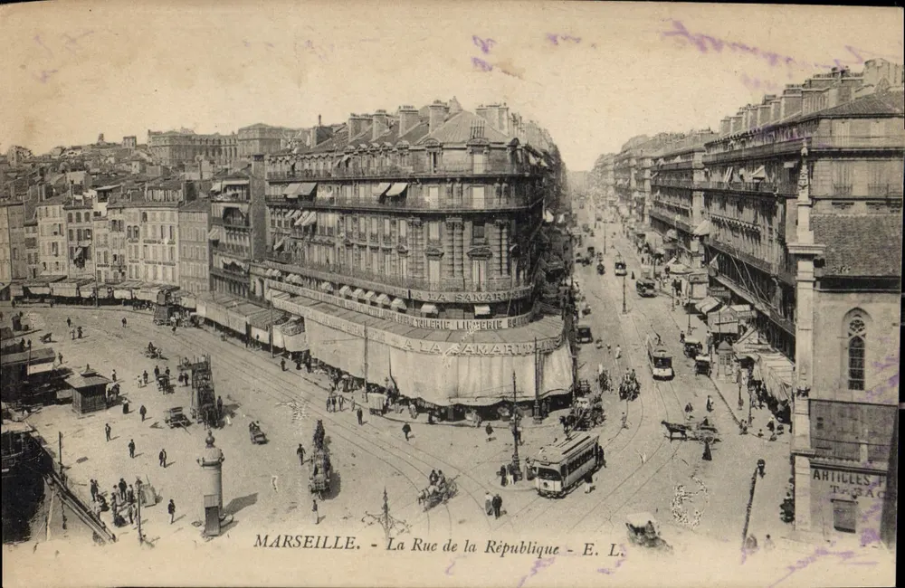 Marselha - A Rue de la République - E. L. - Frente