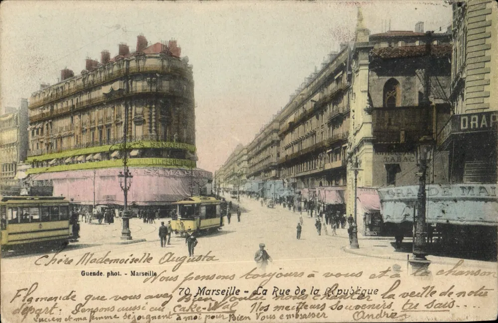 Marseille — A Rue de la République — Guende fot. - Frente