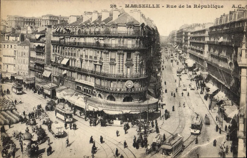 Marselha - Rue de la République — Cinématographe no canto — A.G.A. n°20 - Frente