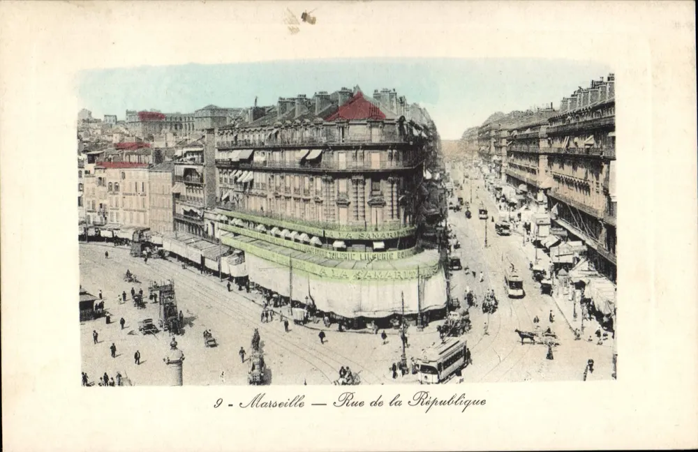 Marselha — Rue de la République — vista da Samaritaine - Frente