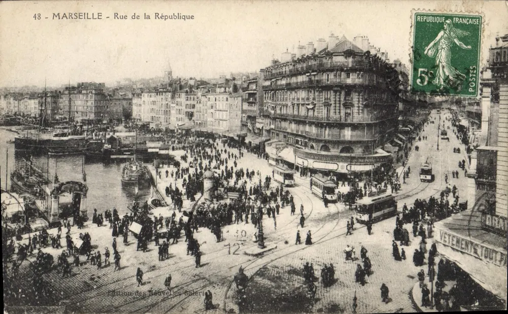 Marselha - Rue de la République — vista do porto e da praça — Edição das Novas Galerias - Frente