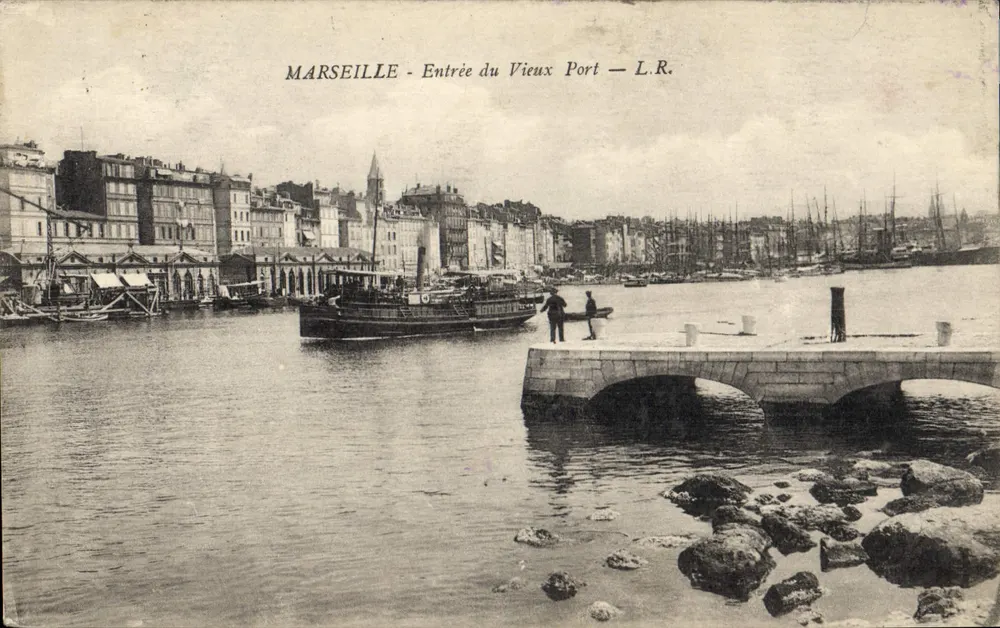 Marseille — Eingang zum Alten Hafen — L.R. - Vorderseite