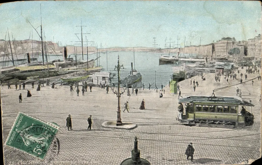 Marselha — Vista geral do Vieux Port — A. V. S. C. Foto - Frente