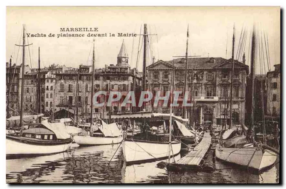 Marseille — Yachts de plaisance devant la Mairie - Frente