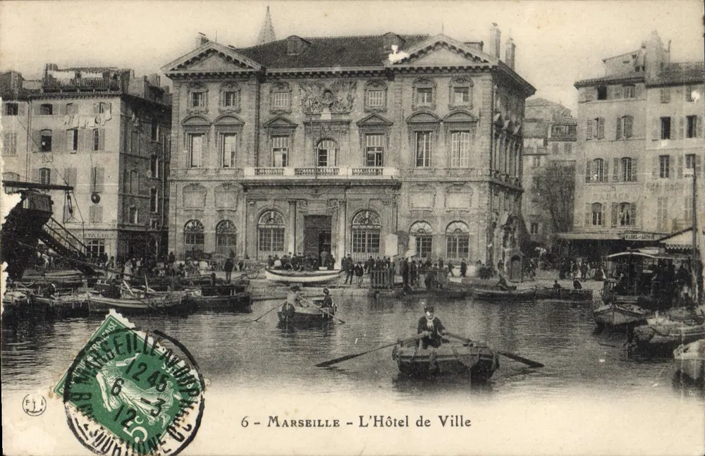 Marseille - O Hotel de Ville — vista do Vieux-Port com barcos — editor não visível, n° de série 6 - Frente