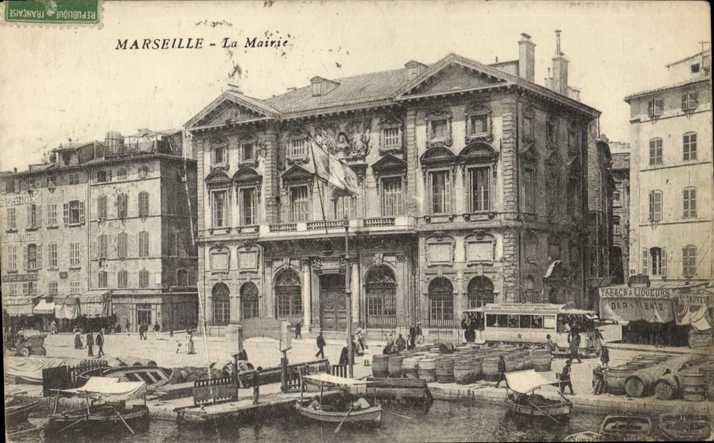 Marseille - La Mairie — uitzicht op de haven met boten en vaten — Repenouque Franse - Voorkant