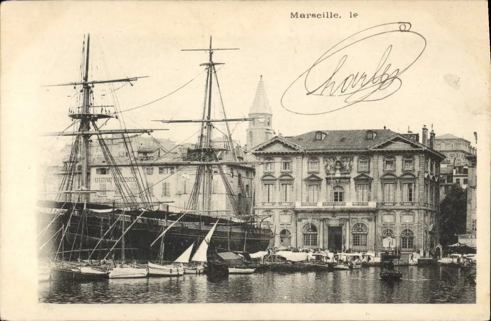 Marselha, o porto — barcos e edifício em segundo plano — editor não visível - Frente