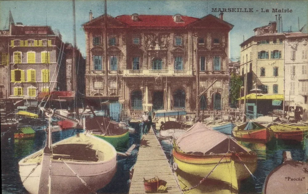 MARSEILLE - La Mairie — uitzicht op de haven met boten — uitgever Procéa - Voorkant