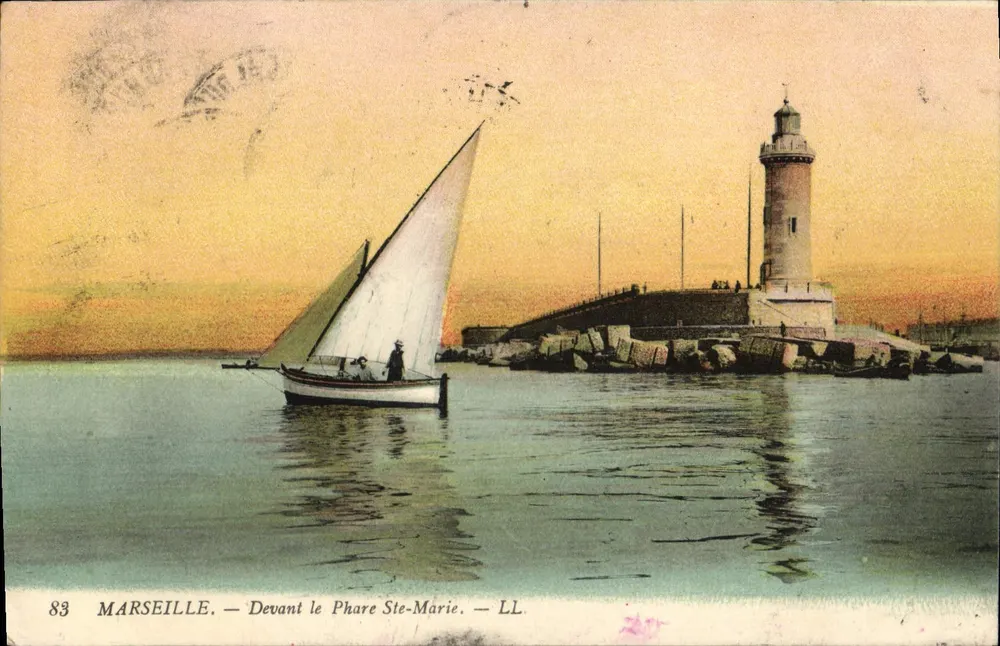 Marseille — Diante do Farol de Santa Maria — LL - Frente