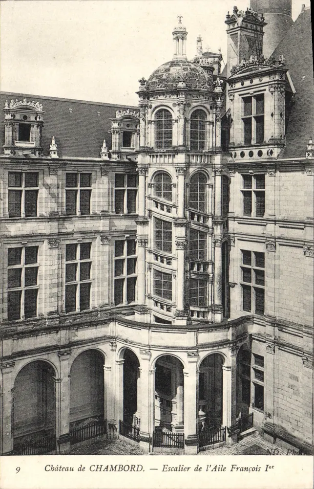 Schloss CHAMBORD — Treppe der Flügel François Ier — N.B. Foto - Vorderseite
