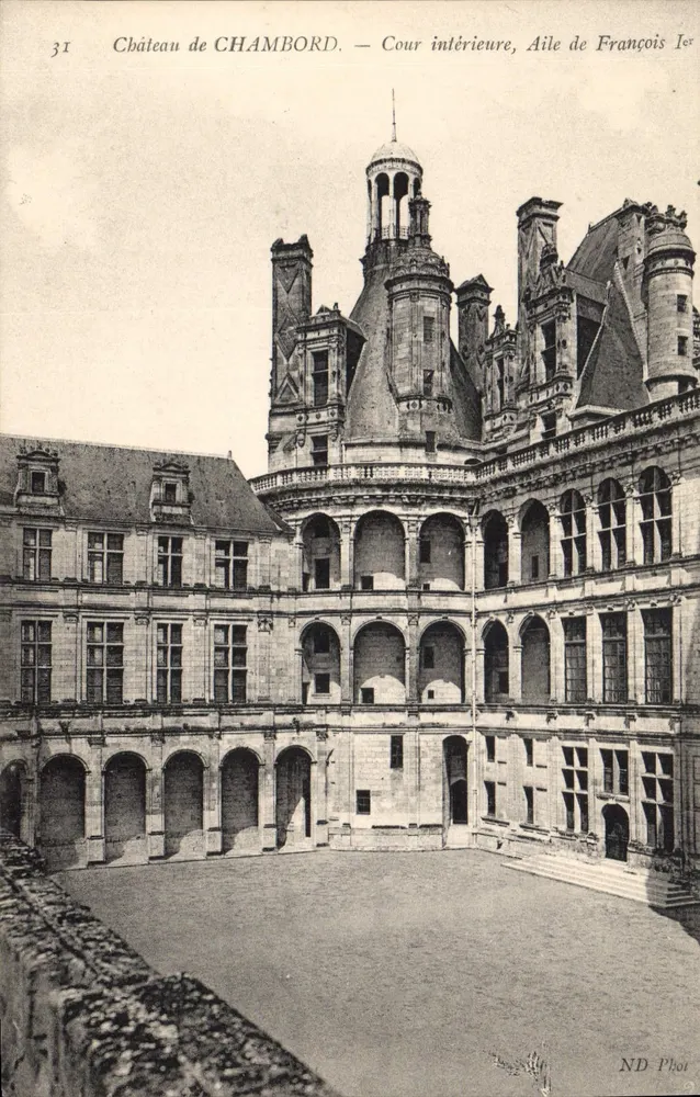 Schloss CHAMBORD — Innenhof, Flügel von François 1er — ND-Phot - Vorderseite