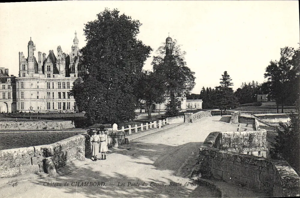 Castelo de CHAMBORD — Os Pontes do Cosson, Estrada de Sainte-Due - Frente