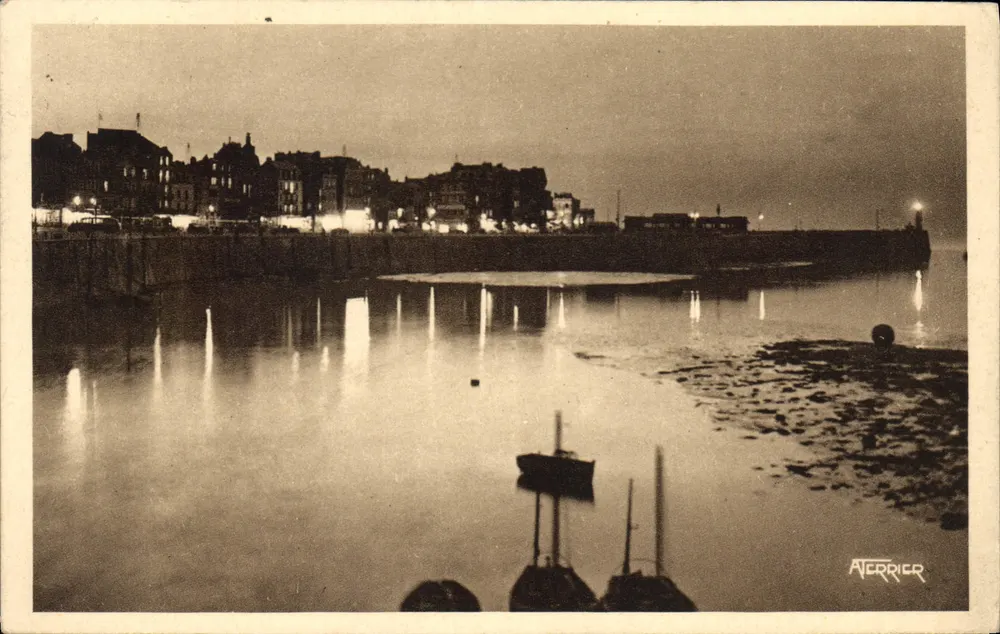 Le Tréport (Seine-Inf.) — Le Port (Effet de Nuit) — Édition A. Terrier, Rue des Arts, Le Perreux (Seine) — n° 3603 - Recto