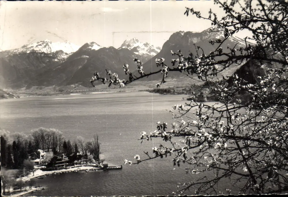 Lago d'Annecy — vista de primavera com montanhas nevadas — G. ROSAT, Séine-et-Oise - Frente