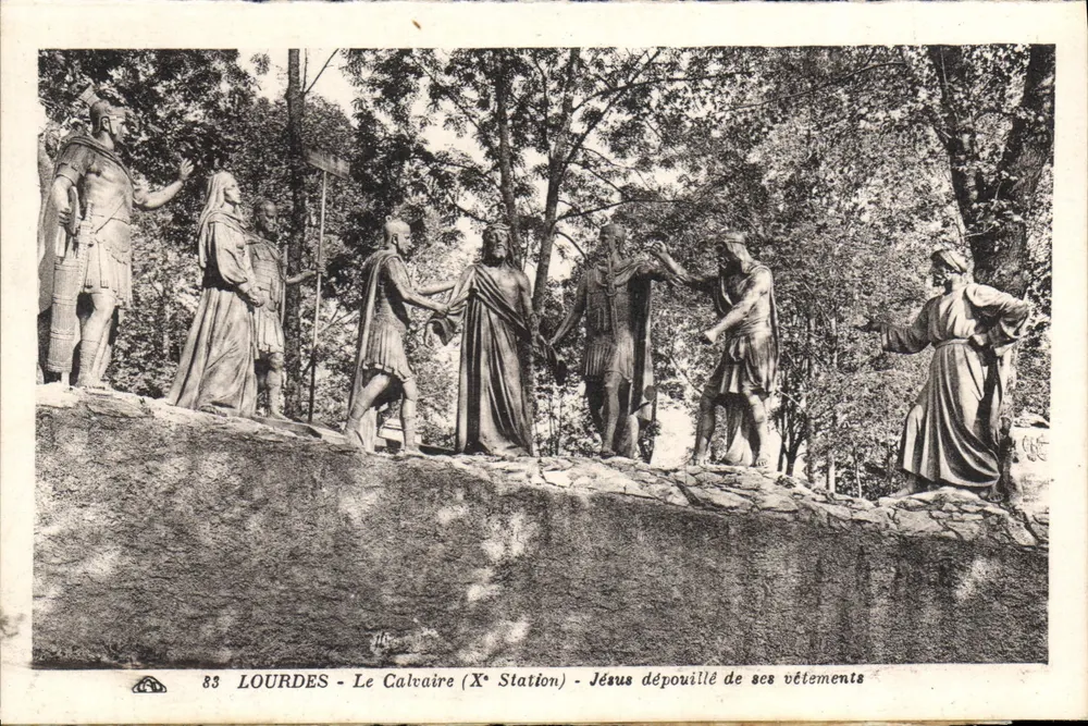 Lourdes - Der Calvarienberg (10. Station) - Jesus entkleidet - Vorderseite