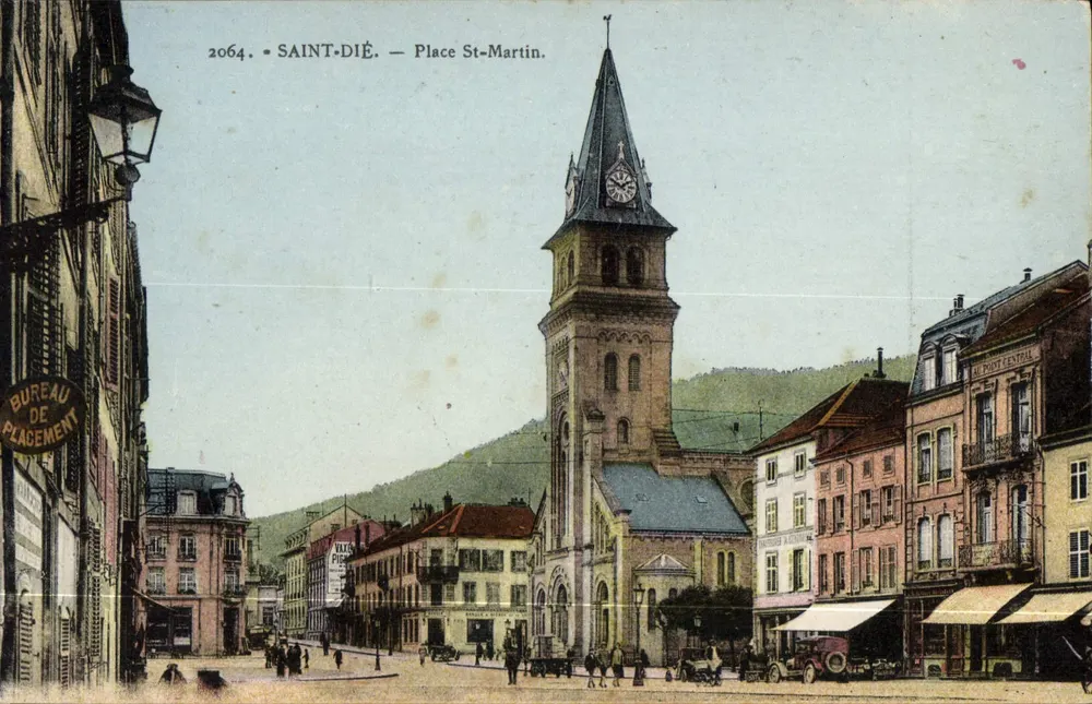 Saint-Dié — Place St-Martin — Editor Alphost Central, n° 2064 - Frente
