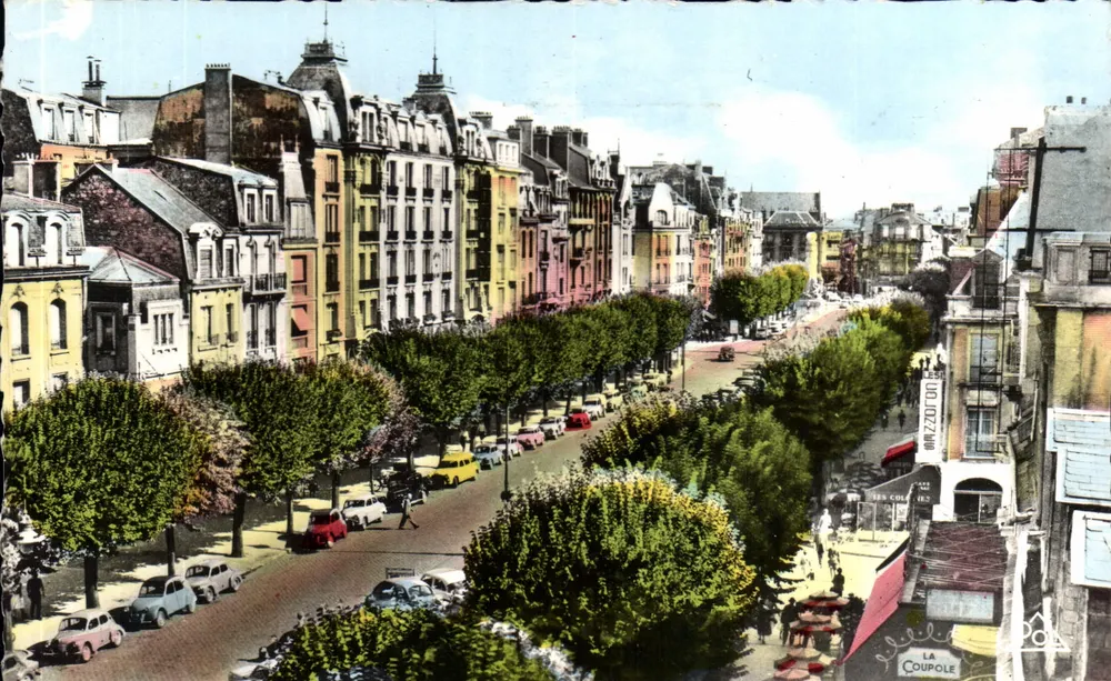 Reims — Place Drouet d'Erion — Editor Jacques Fréville, n° 8361 - Frente
