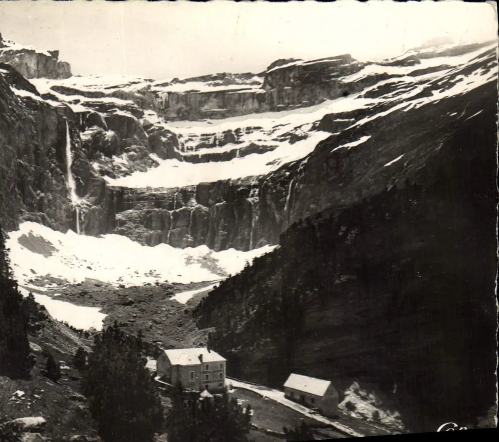 Gavarnie - O Circo — 'Au Petit St-Jean' — Réal-Photo - Frente