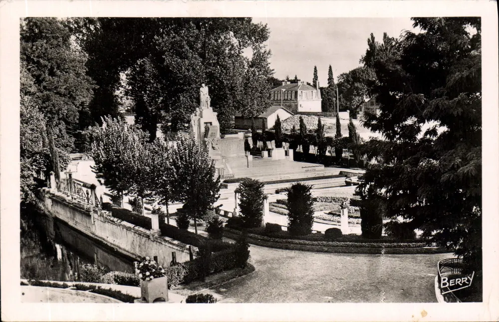 Vierzon (Cher) — Pomnik upamiętniający zmarłych — wydawca Dutard Fils, n°6 - Awers