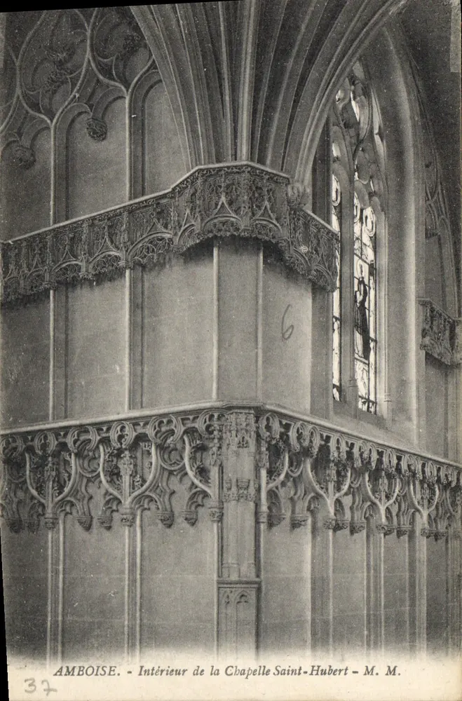Amboise - Interior da Capela São Humberto - M. M. - Frente