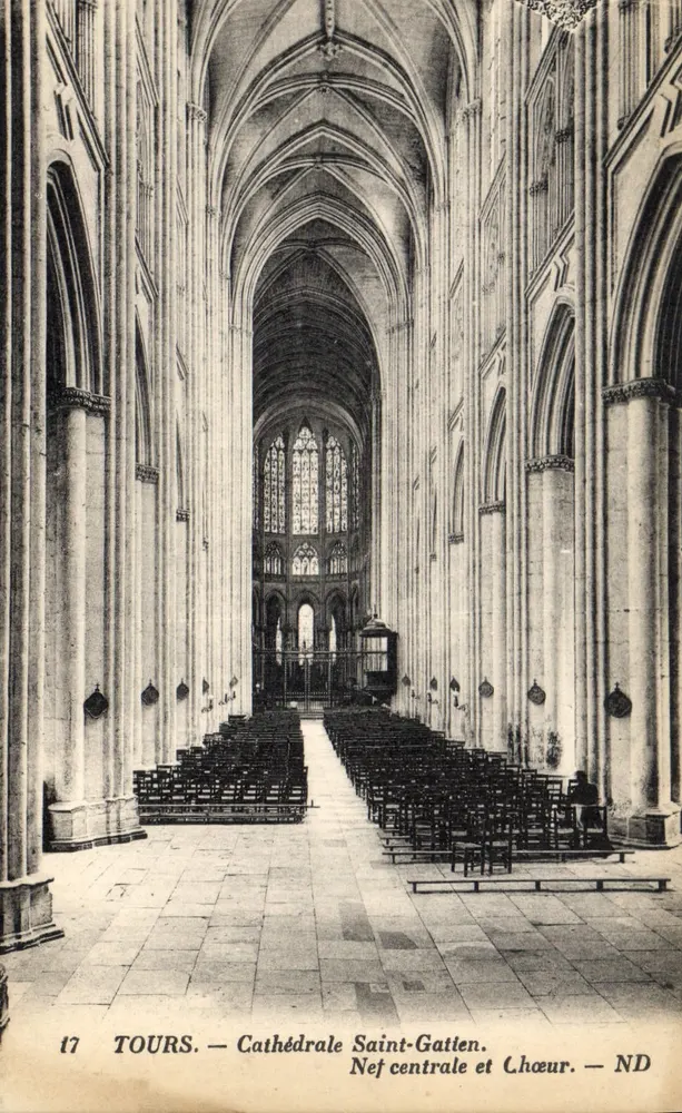 Tours — Kathedrale Saint-Gatien. Mittelgang und Chor. - Vorderseite