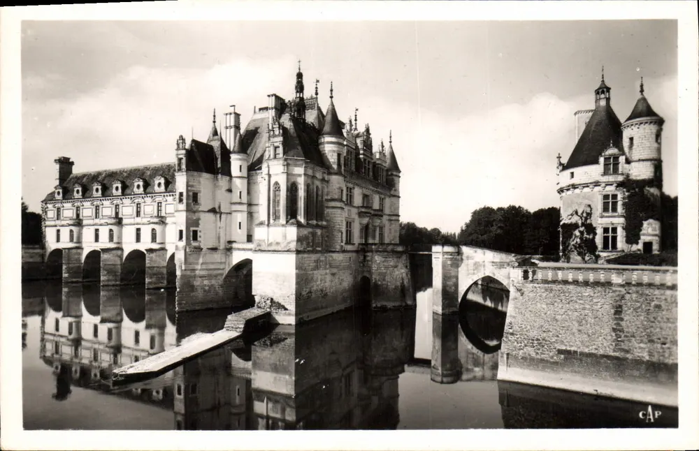 Chenonceau — Nordosten-Fassade und Turm der Marques — C.A.P. Paris - Vorderseite