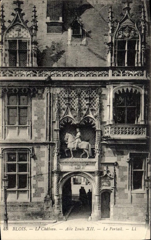 Blois — Das Schloss — Flügel Louis XII — Der Portal - Vorderseite