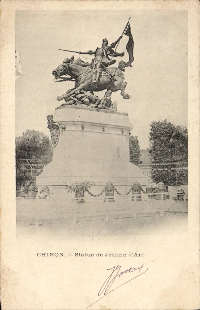Chinon — Estátua de Joana d'Arc — Hottay - Frente