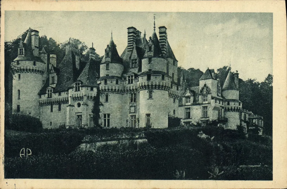 Ussé - O Castelo - Vista geral — E. Papeghin, Paris Tours, n°37 - Frente