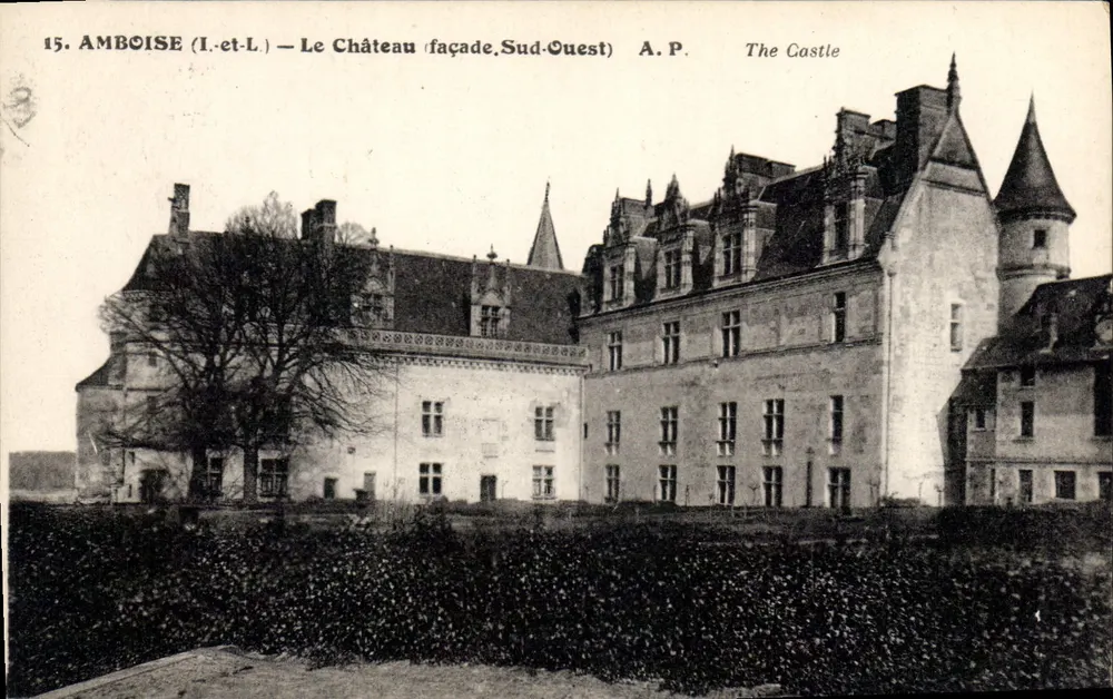 Amboise (I.-et-L.) — O Castelo (fachada sudoeste) — A.P. The Castle - Frente