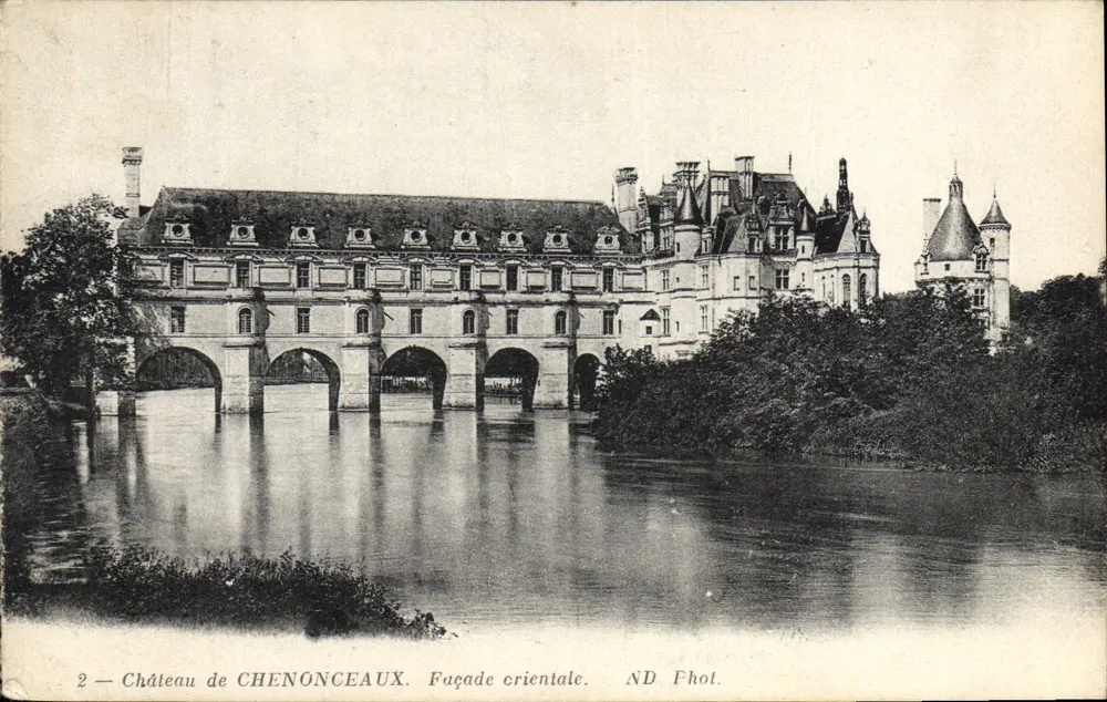 Castelo de Chenonceaux — Fachaça Oriental — ND Fot. - Frente