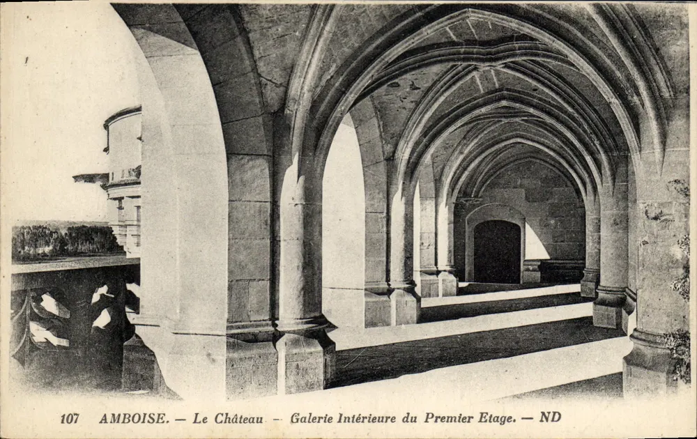 Amboise — Das Schloss — Innenhof des ersten Stocks — ND - Vorderseite