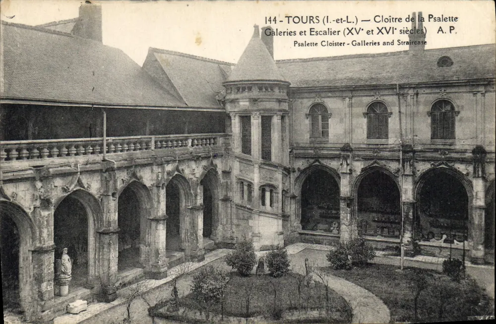 Tours (Indre-et-Loire) — Cloître da Psalette — Galerias e Escada (séculos XV e XVI) — A.P. - Frente