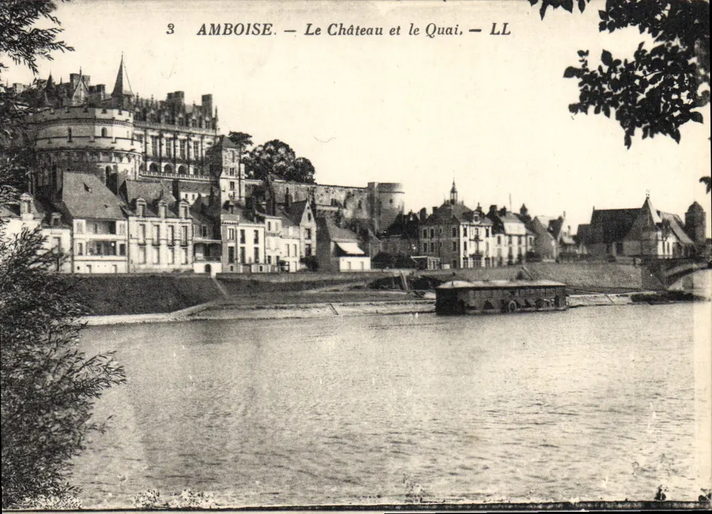 Amboise — O Castelo e o Quai — LL - Frente