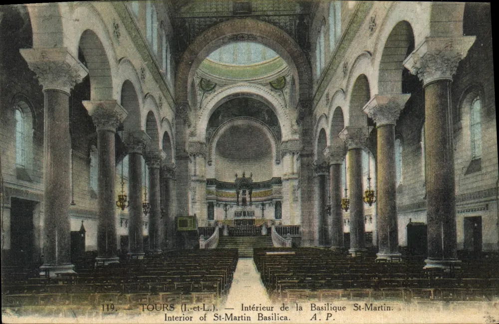Tours (I.-et-L.) — Interior da Basílica São Martinho — A.P. - Frente