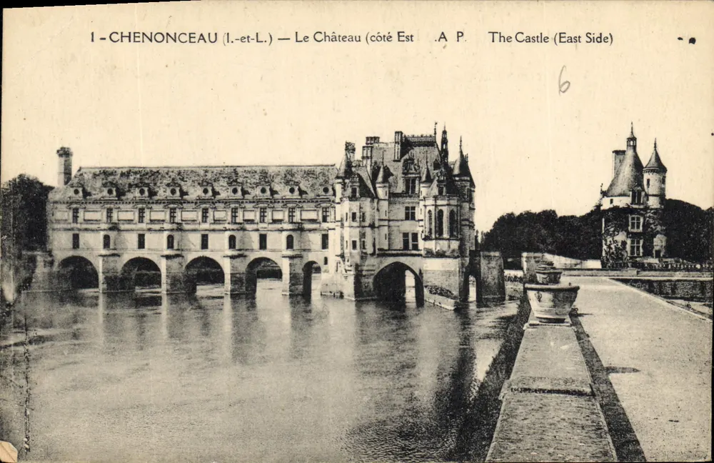 Chenonceau (Loiret) — O Castelo (lado Leste) — A.P. The Castle (East Side) - Frente