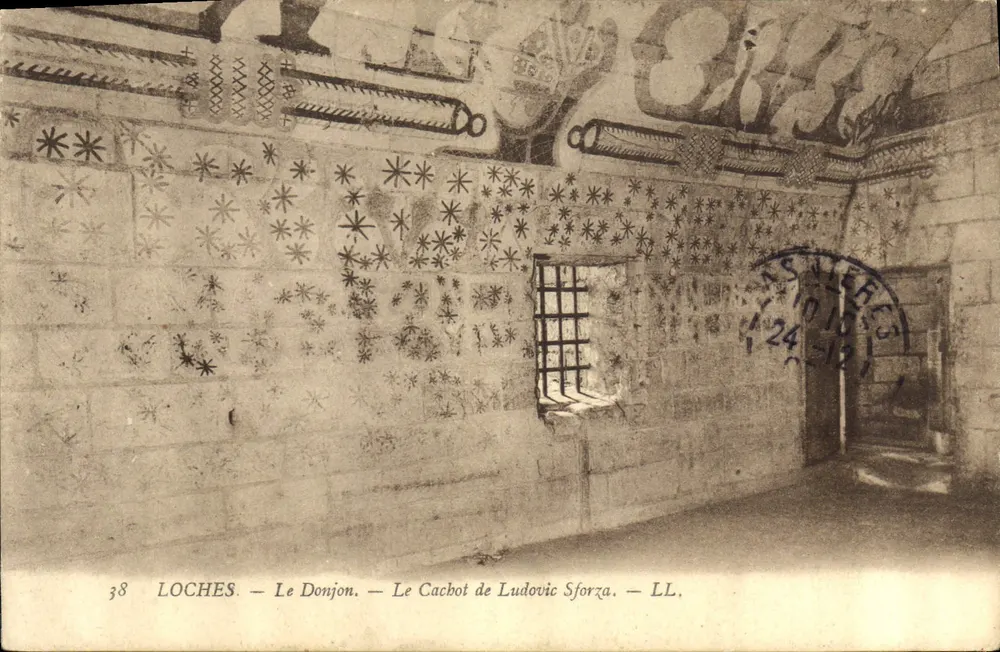 Loches — Der Bergfried — Ludoviks Zelle — LL. - Vorderseite