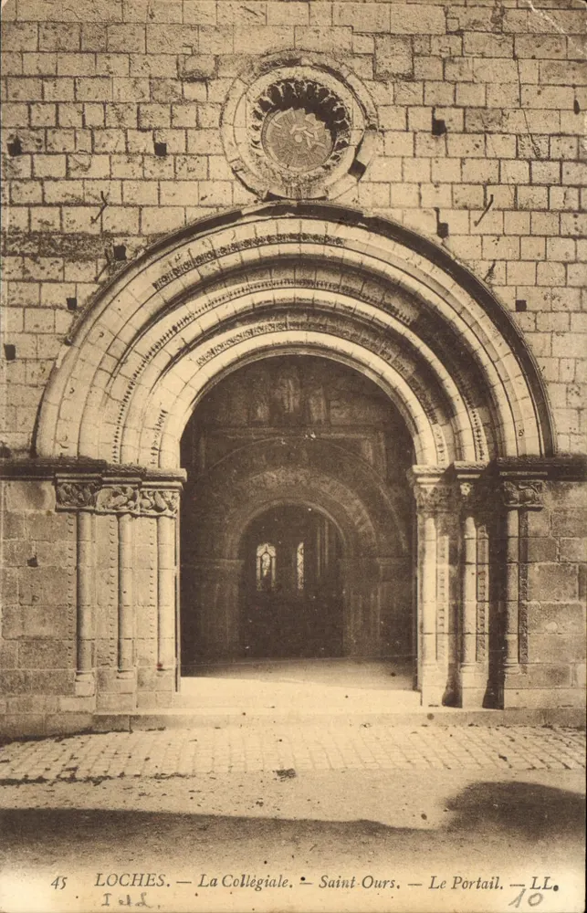 Loches — Die Kollegiatekirche Saint-Ours — Der Portal — LL. 10 - Vorderseite