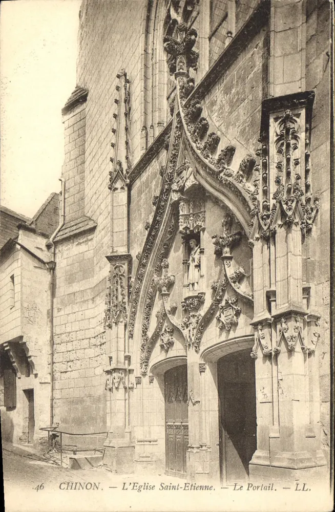 Chinon — Kirche Saint-Étienne — Der Portal — LL - Vorderseite