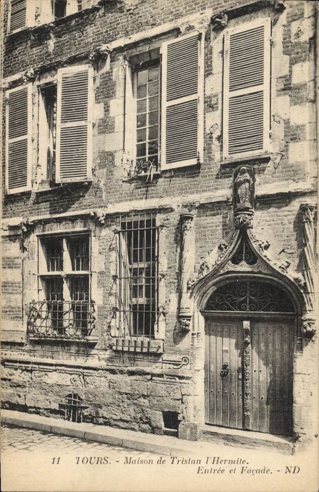 Tours - Casa de Tristan l'Hermite. Entrada e Fachaça - ND - Frente
