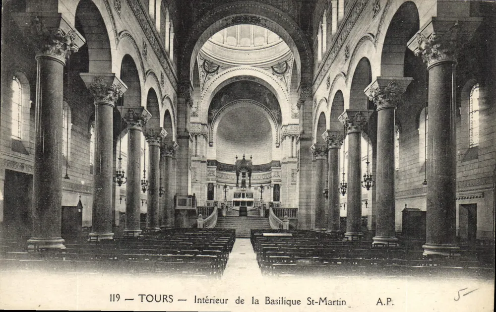 Tours — Interior da Basílica de São Martinho — A.P. n°119 - Frente