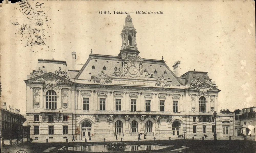 Tours — Hotel de Ville — G.B.A. Tours - Frente