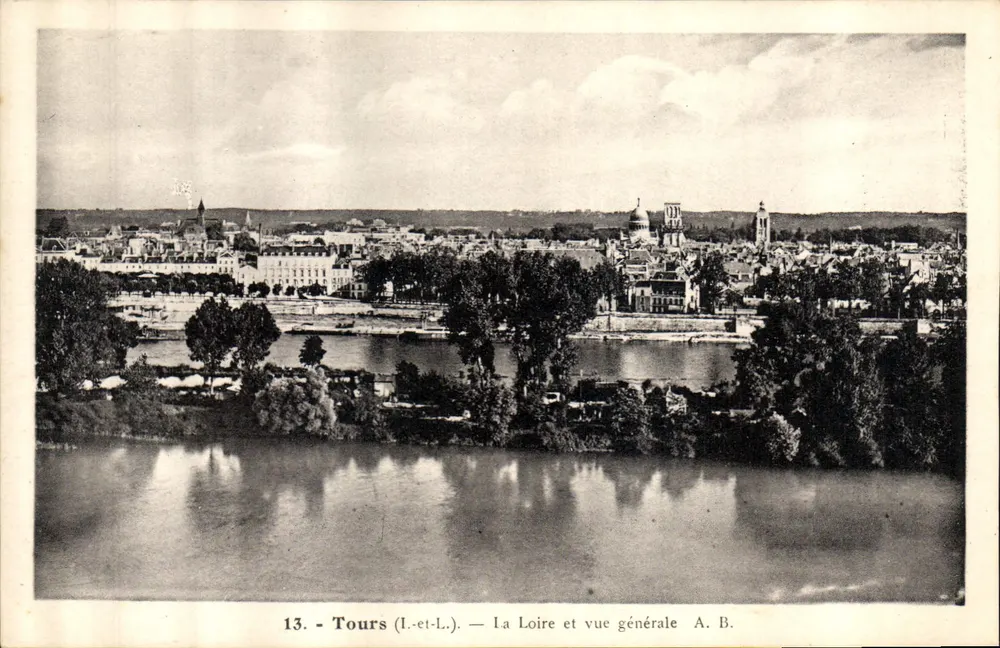 Tours (Loire) — La Loire et vue générale — A.B. - Anverso