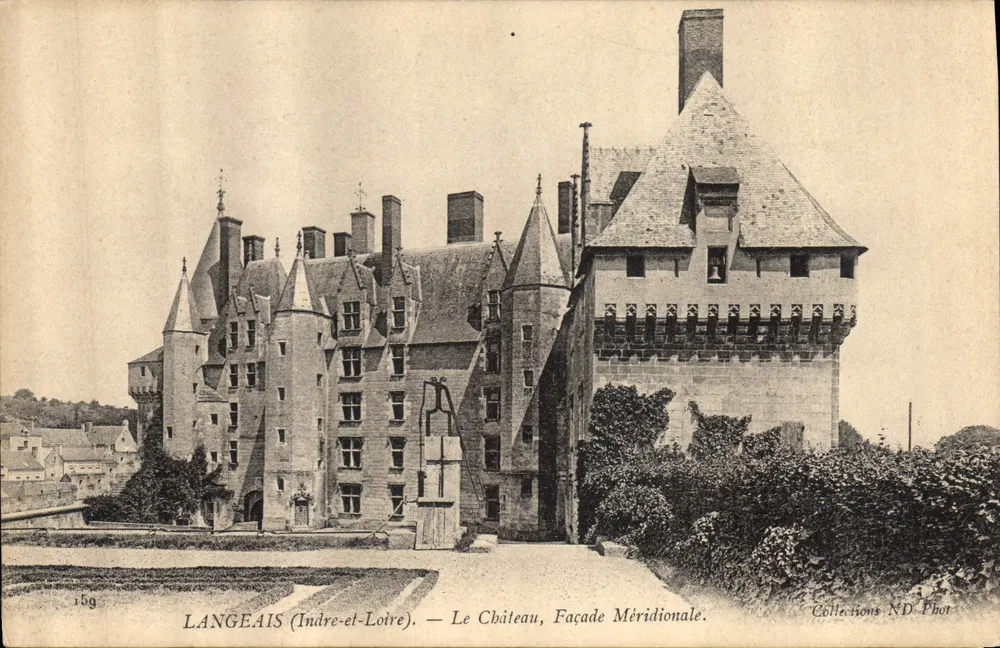 LANGEAIS (Indre-et-Loire) — Das Schloss, Südliche Fassade — Collections ND Phot - Vorderseite