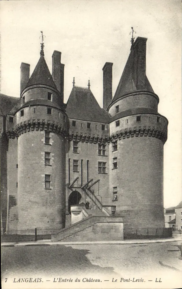 Langeais — Der Eingang zum Schloss, Der Pont-Levis — LL - Vorderseite
