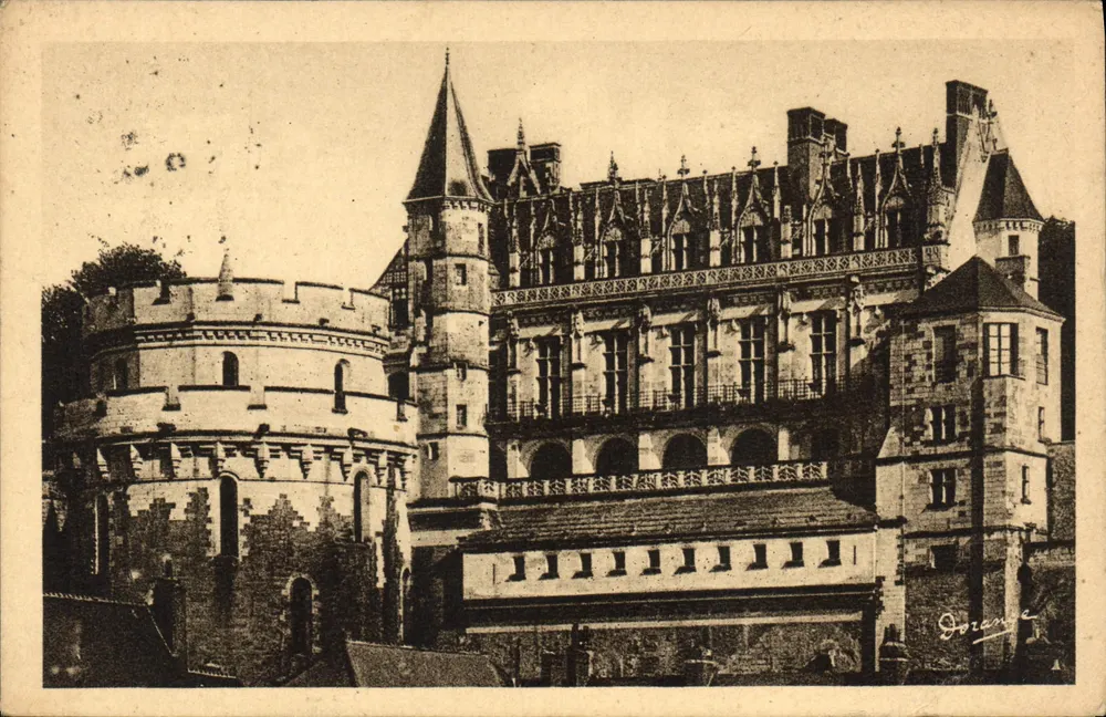 Amboise — O Castelo (mon. hist.) — Doreance - Frente