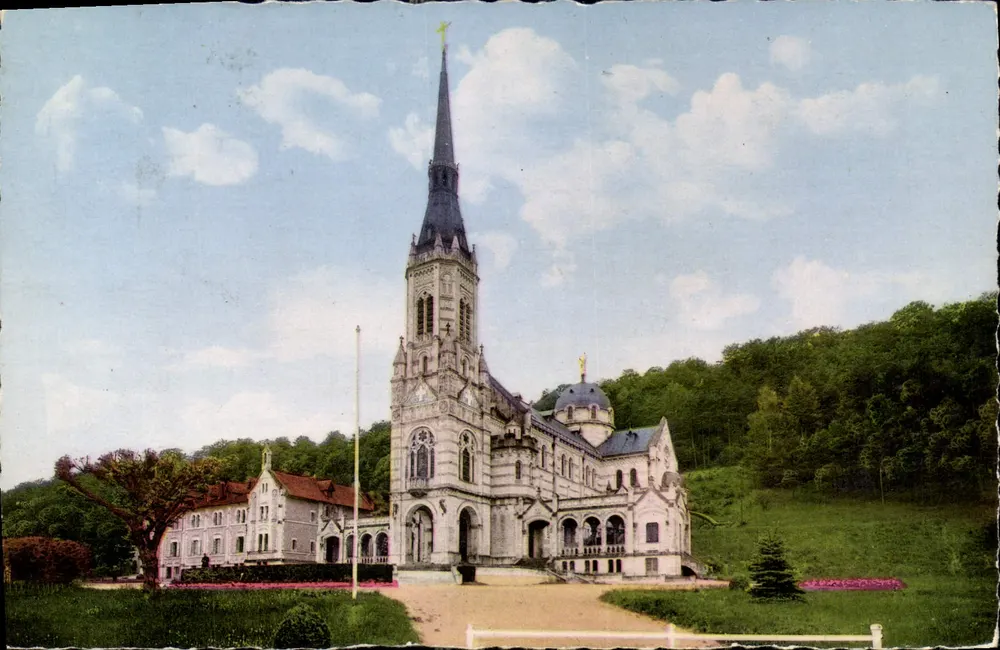Basílica de Santa Joana d'Arc — Domrémy — editor Domrémy - Frente