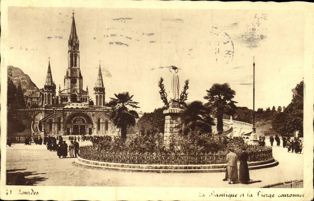 Lourdes — Die Basilika und die gekrönte Jungfrau — C.M. des Arts Photomécanique, Straßburg - Vorderseite