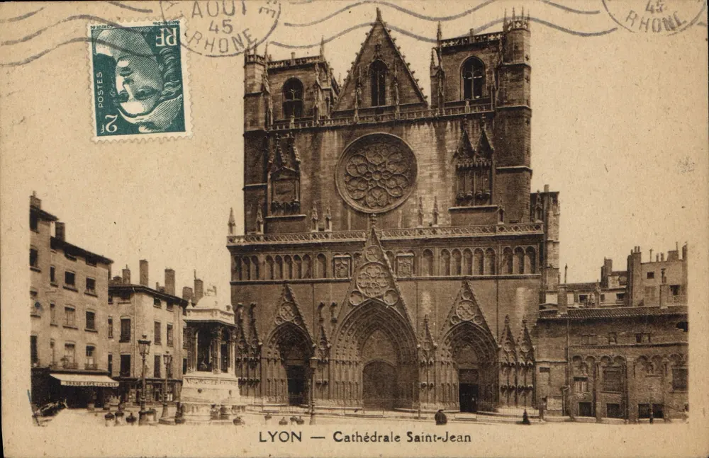LYON — Kerk van Sint Jan — Uitgever: Parijs, serie-nummer niet leesbaar - Voorkant